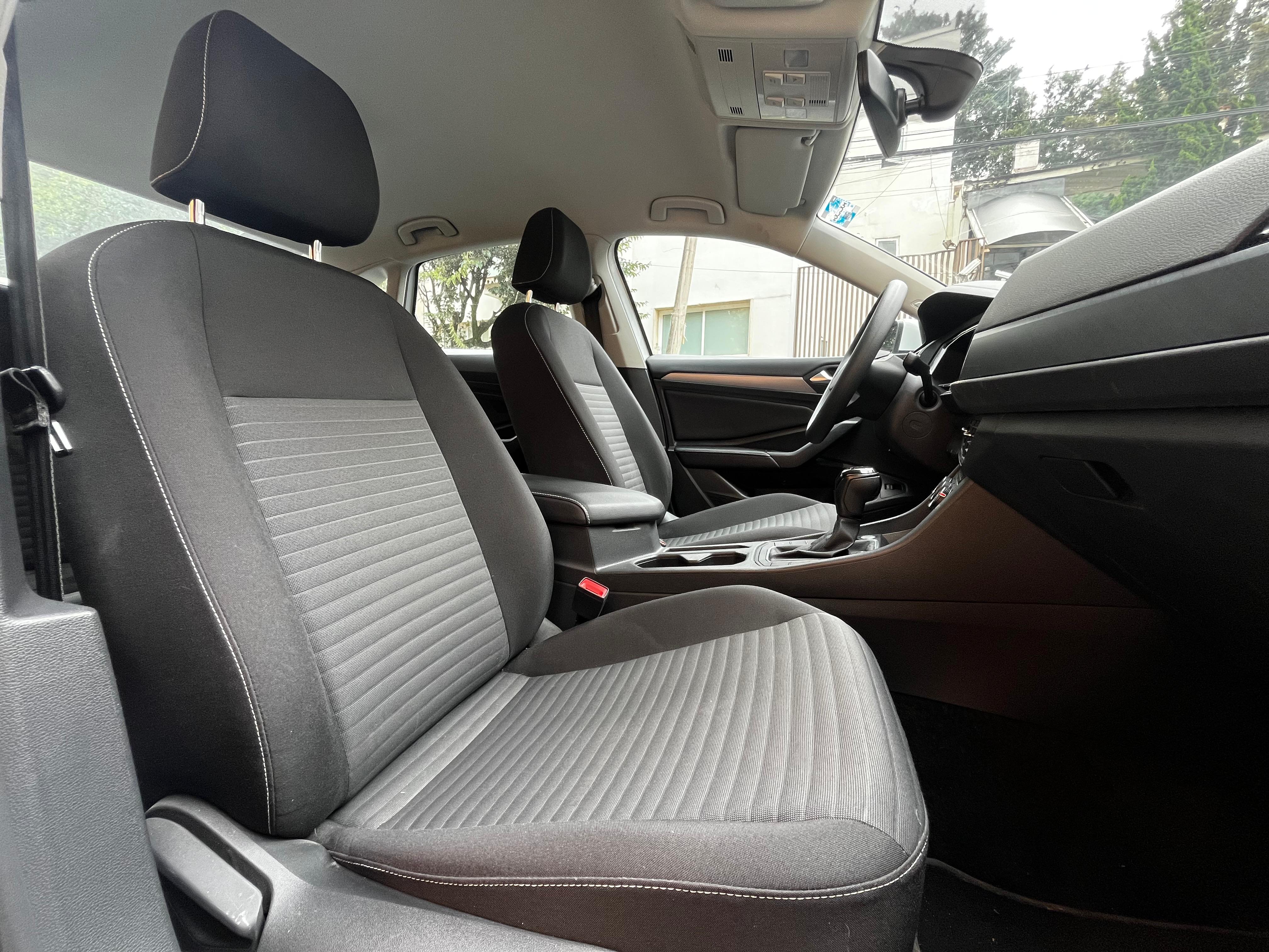 Volkswagen  JETTA COMFORTLINE 2023