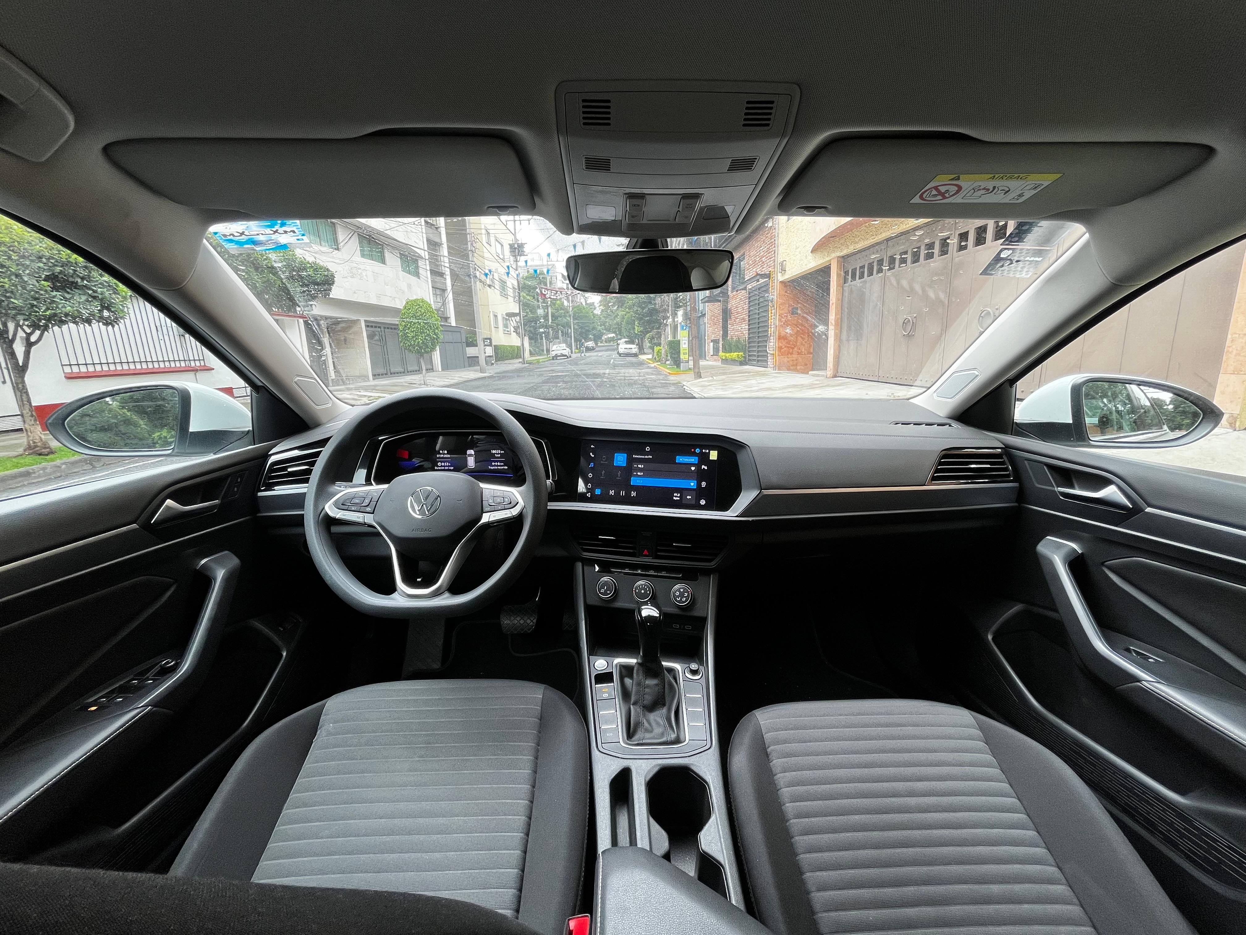 Volkswagen  JETTA COMFORTLINE 2023
