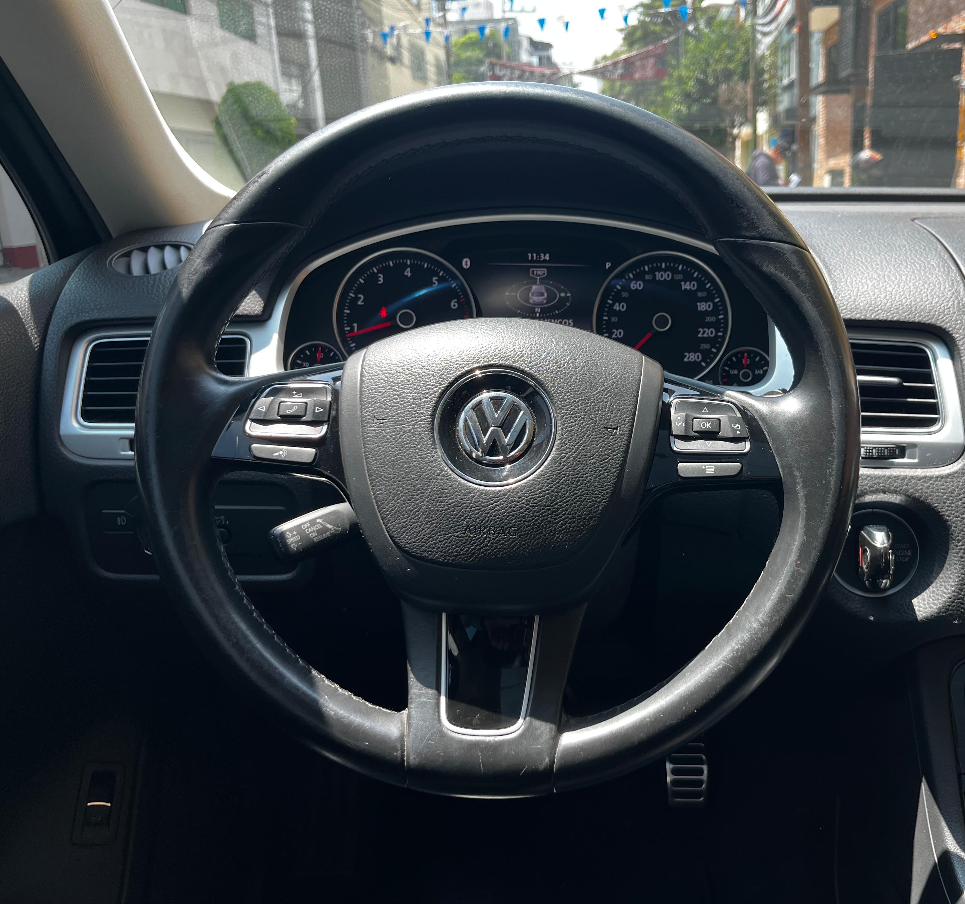 Volkswagen  TOUAREG HIBRIDO TIPTRONIC 2017
